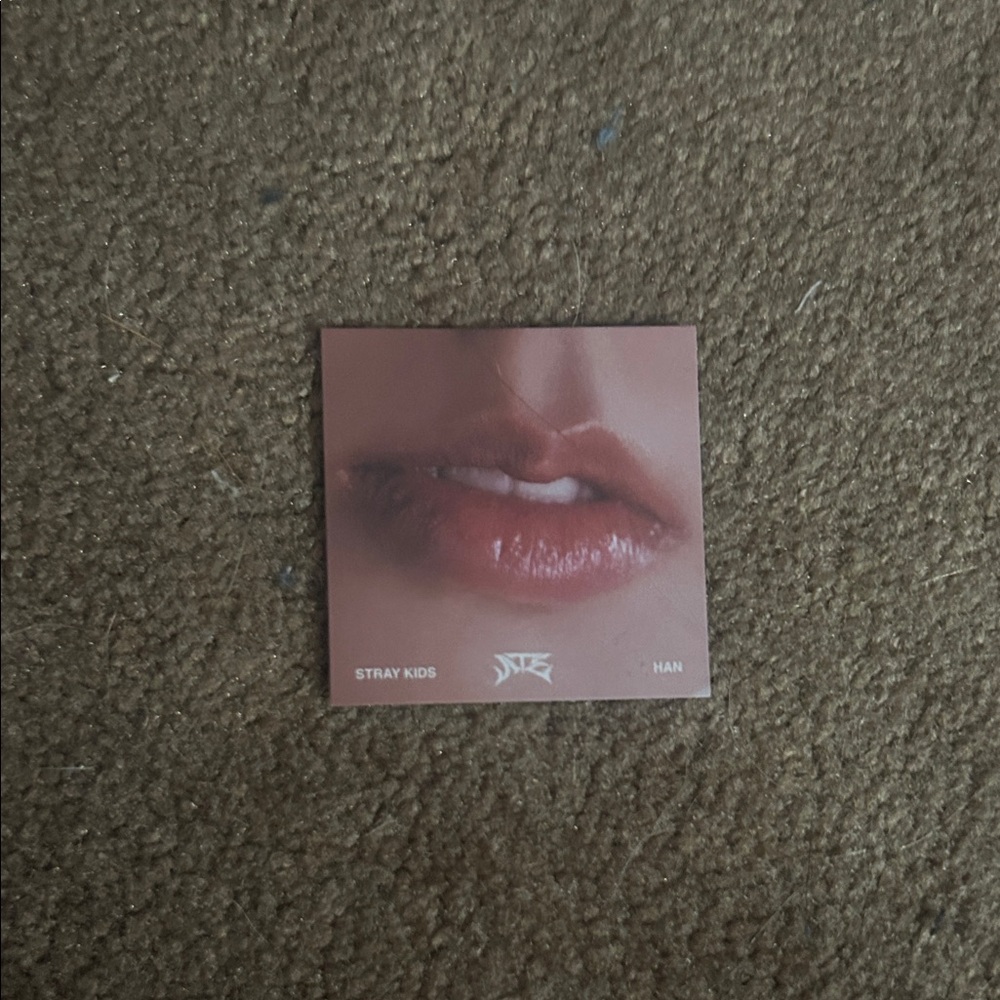 Official Photocard - Glossy Lip Close-up Design
